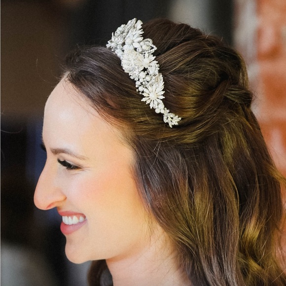 Bel Aire Bridal Statement gold/copper/rhinestone Tiara - Picture 4 of 13